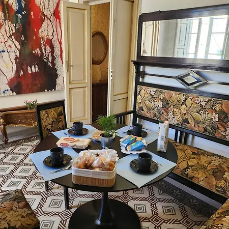 La Maison Royale
