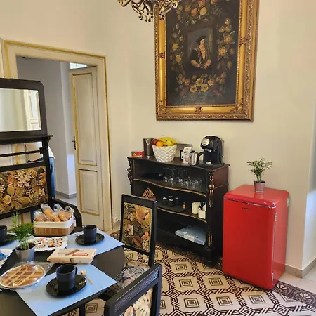La Maison Royale לינה וארוחת בוקר 4*