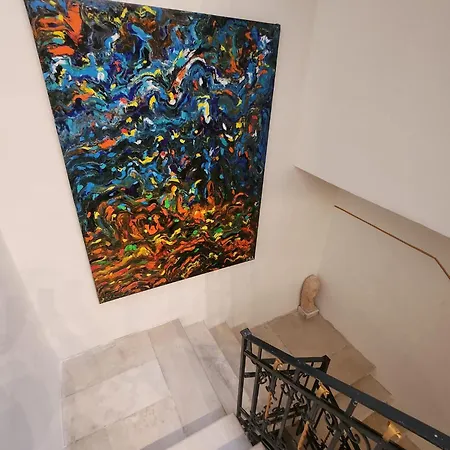 La Maison Royale לינה וארוחת בוקר 4*