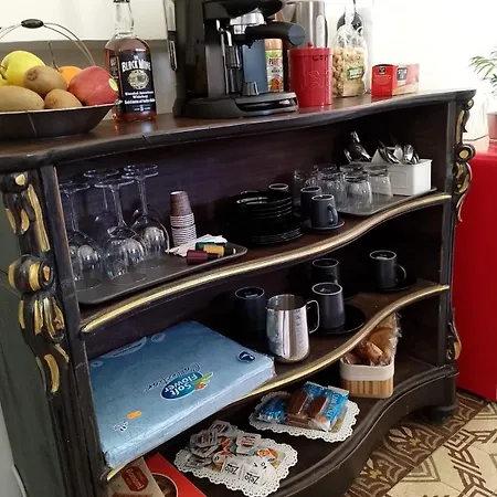 Alojamento de Acomodação e Pequeno-almoço La Maison Royale